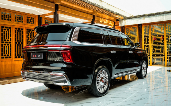 Фото - Китайская Hongqi назвала цены на конкурента Aurus Komendant